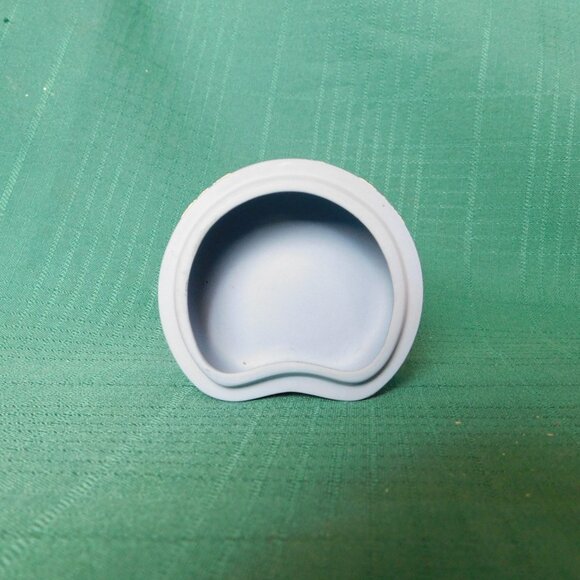 Wedgwood cream on lavender bean box Cupid as Oracle near mint condition - Picture 6 of 8